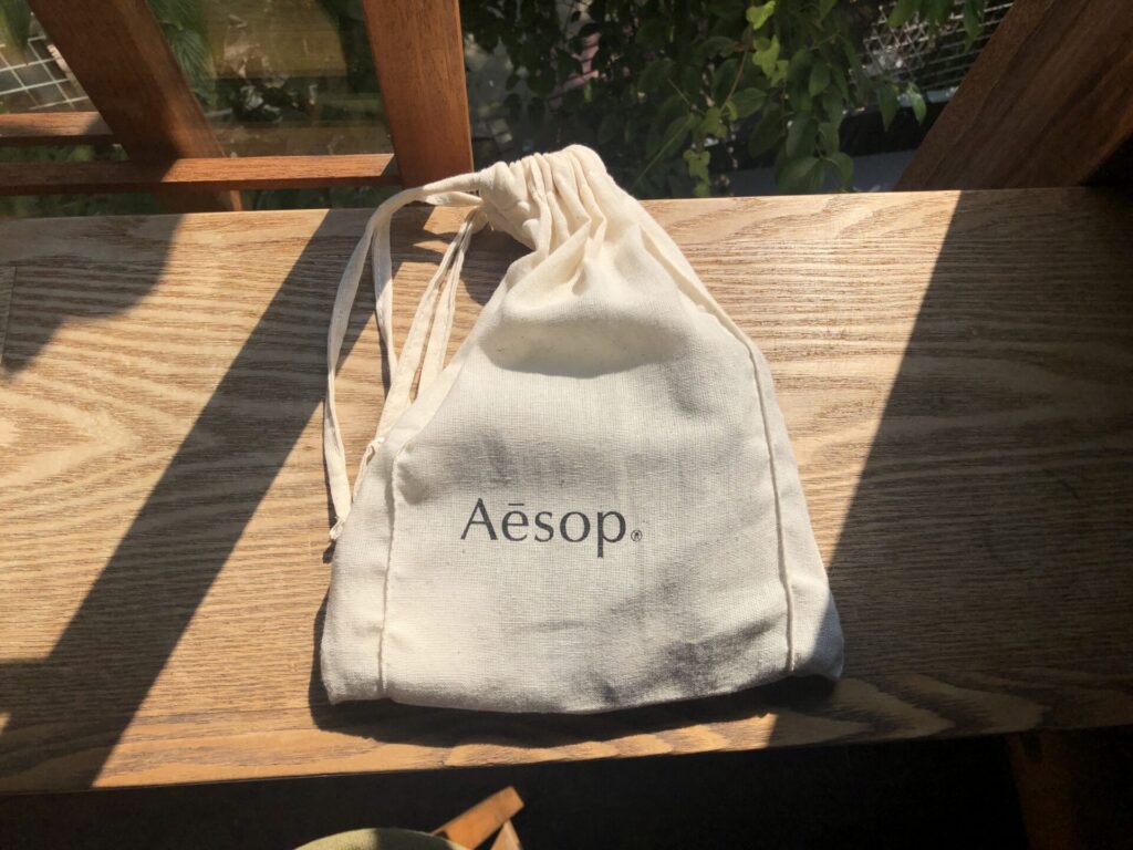 Aesop(イソップ)の『巾着(ショッパー)』がお出掛けポーチとして優秀な件 - リファインマガジン