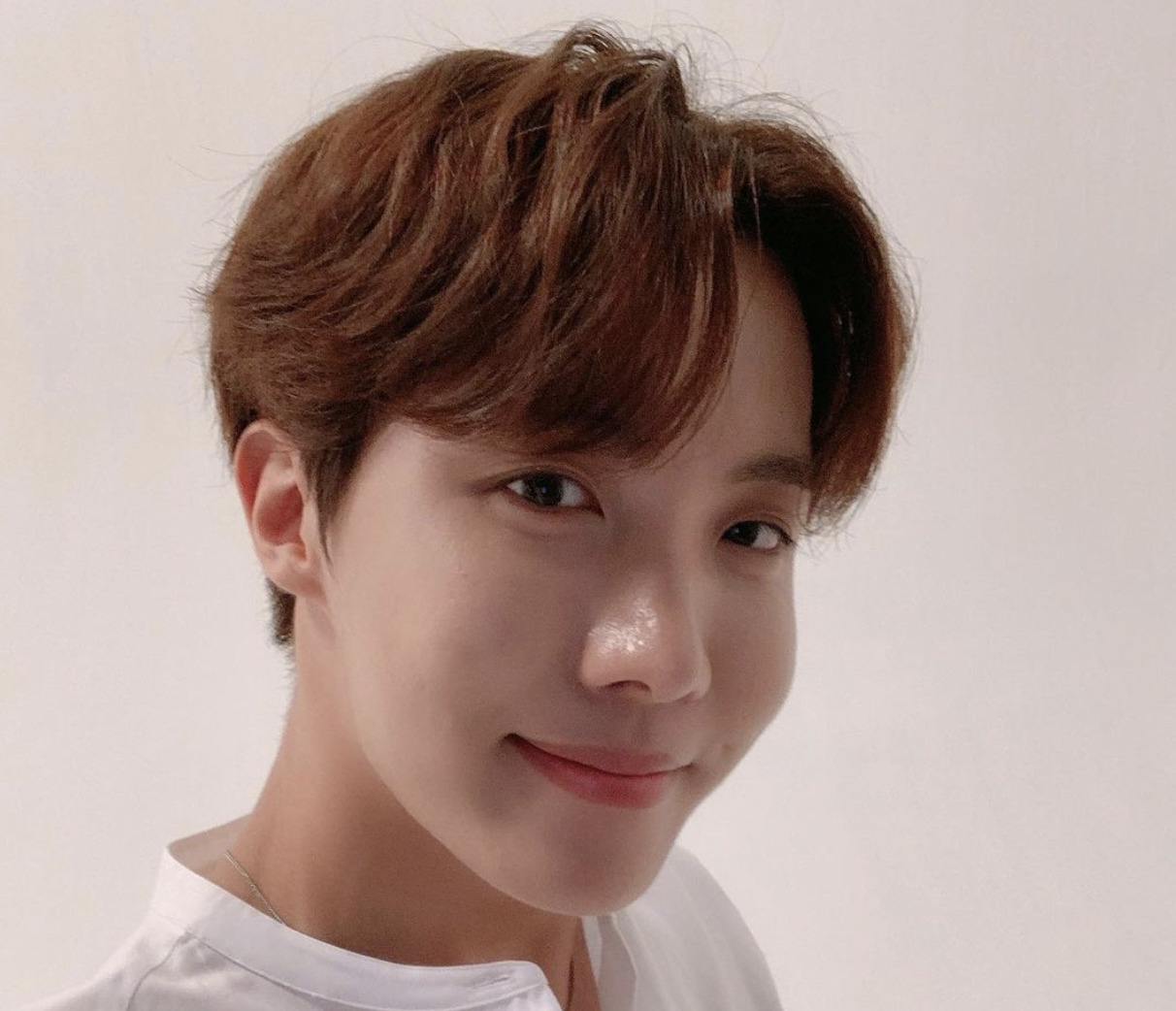 22年最新 ジェイホープ J Hope の歴代ヘアスタイル 髪型 をまとめてみた Bts リファインマガジン